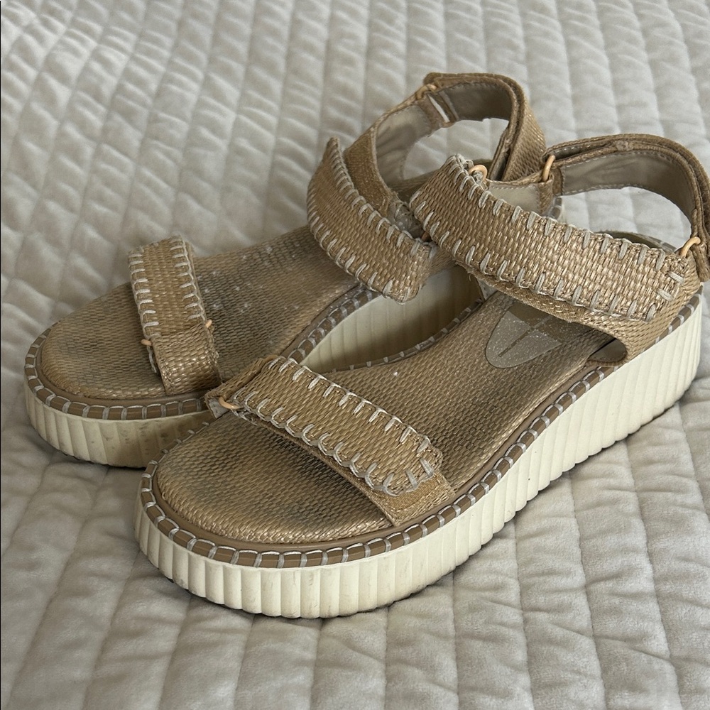 Dolce Vita womens Debra, Stylish Tan Sandals for Women, size 8